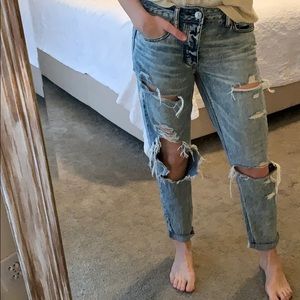 AE Distressed boyfriend jean.
